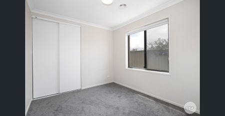 SPACIOUS FAMILY HOME IN QUIET COURT LOCATION - Photo 3