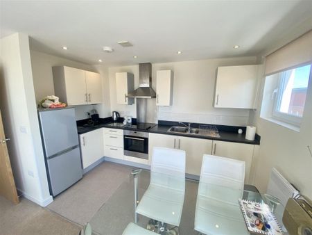 Avenel Way, Poole - Photo 5