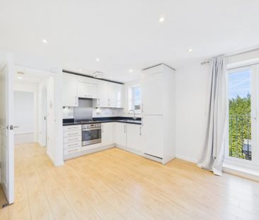 16-18 Littleton Road, 16-18 Littleton Road, Ashford,TW15 - Photo 2