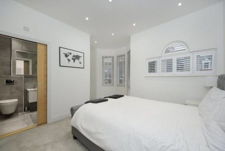 3 Bed Flat, Horn Lane, W3 - Photo 3