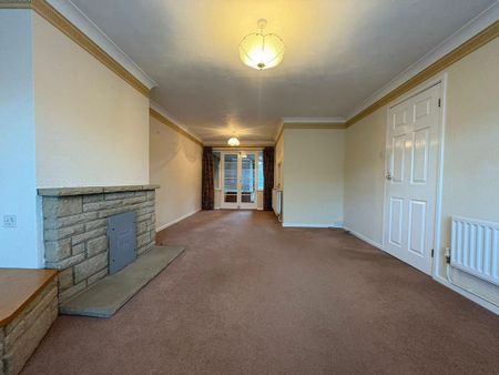 3 bedroom semi-detached house to rent - Photo 2