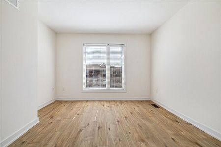 For Lease - 590 North Service Road Unit# 105, Hamilton, Ontario - Photo 3