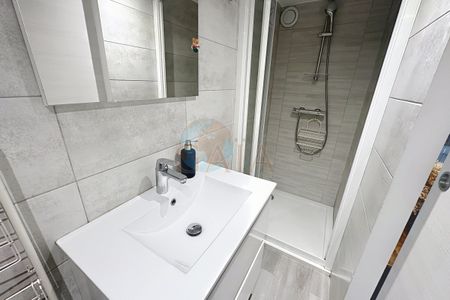 CANNES PALM BEACH BEAU STUDIO A LOUER EN MEUBLE EXCELLENT ET - Photo 5