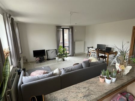 Gunstig gelegen 2 slaapkamer duplex appartement met garage. - Photo 4