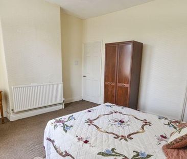 3 bedroom terraced house to rent - Photo 6