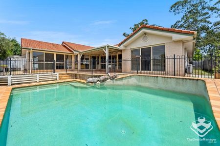 Perfect Family Living in Quiet Street - Photo 2