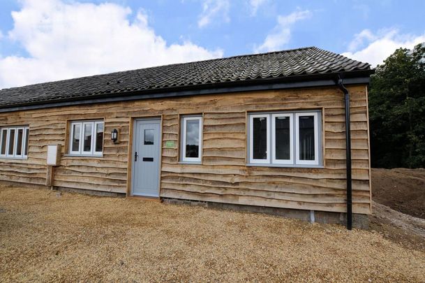 2 bedroom barn conversion to rent - Photo 1