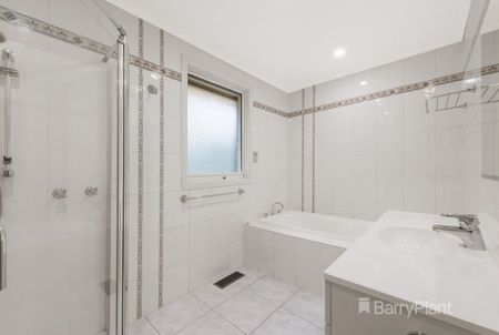 Lovely 4 Bedroom Family Home! - Photo 5