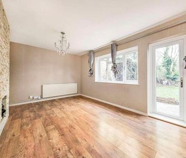 Hazeldene Gardens, Uxbridge, UB10 - Photo 2