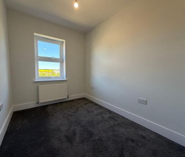 4 bedroom semi-detached house to rent - Photo 1