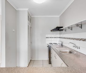 Tidy Unit in East Toowoomba! - Photo 6