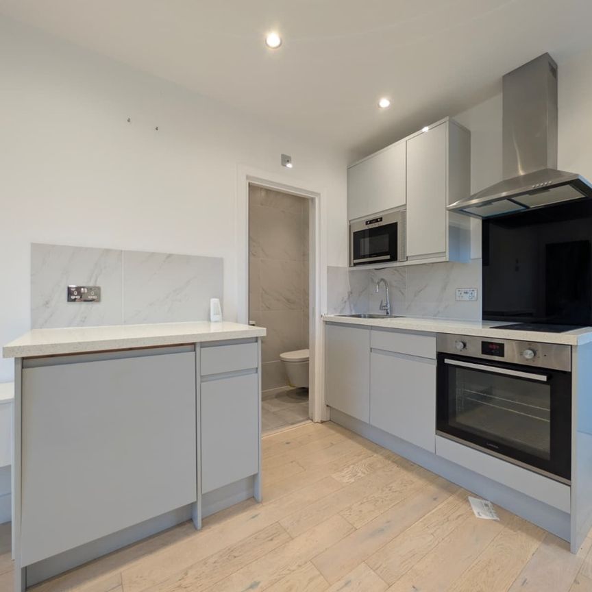 Studio Flat, Junction Road, N19 - Photo 1