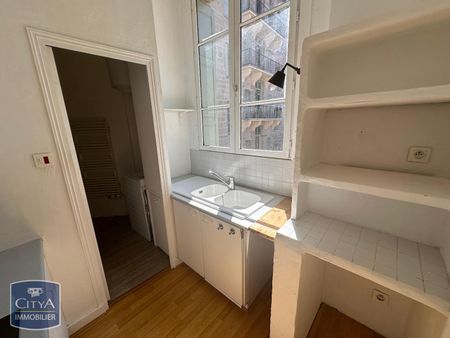 Location Appartement 1 pièce 64m² ST ETIENNE 42000 - Photo 5