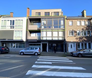 GEZELLIG, INSTAPKLAAR APPARTEMENT IN HARTJE DEINZE MET 2 SLPKS EN T... - Photo 6