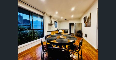 Fully Furnished Quality Renovated House - Min. 3 months Stay - Photo 2