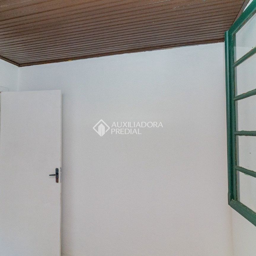 Casa com 3 quartos e 200m² para alugar em Hípica, Porto Alegre. - Foto 1