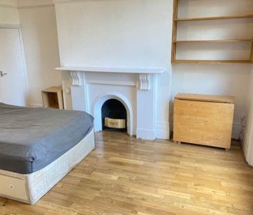 Studio Flat, Very Near Grange Park Triangle Area, W5 - Photo 2