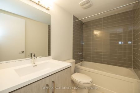 Condo Townhouse For Lease | N8133002 - Photo 4