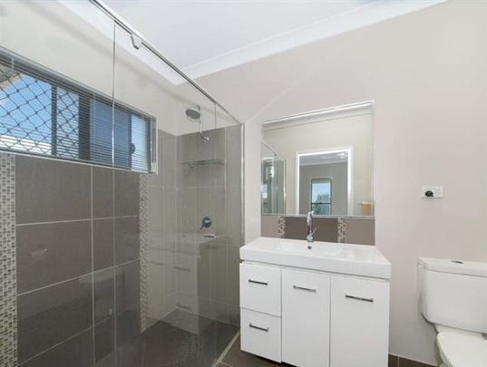 MODERN 4 BEDROOM HOME IN POPULAR SUBURB OF COSGROVE - Photo 1