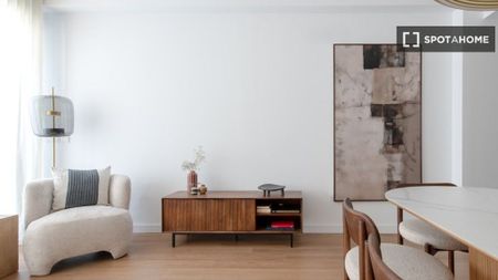 3 room luxury Apartment for rent in Seville, Andalusia - Photo 2