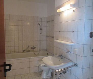 NACHMIETER GESUCHT: 1,5 ZIMMER-WOHNUNG MIT OFFENER KÜCHE UND DACHTE... - Photo 3