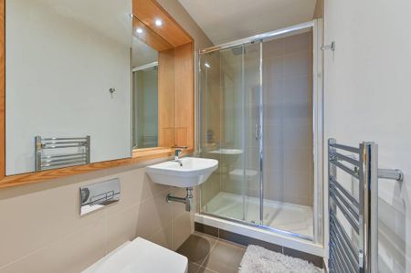 3 bedroom flat to rent - Photo 3