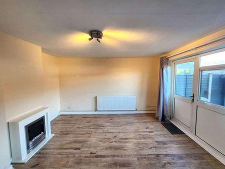 Holly Bush Lane, Stourbridge, DY8 - Photo 2