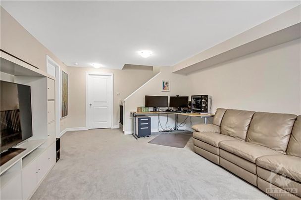 For Lease - 243 KIMPTON Drive, Stittsville - Munster - Richmond, Ontario - Photo 1