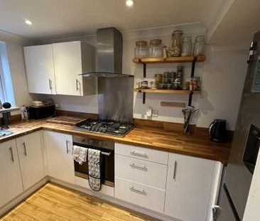 Double Room in House in Hither Green - Photo 2