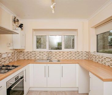 2 bedroom detached bungalow to rent - Photo 3