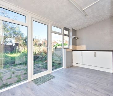 3 bedroom terraced house to rent - Photo 5