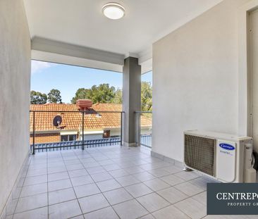 Modern 1st Floor, 2 Bedroom, 2 Bathroom Apartment - Photo 6