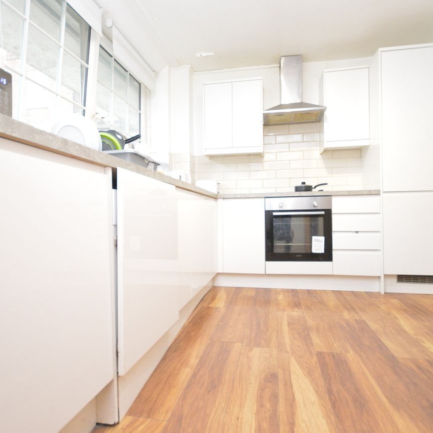 Room in a Shared Flat, Baxter House, E3 - Photo 1