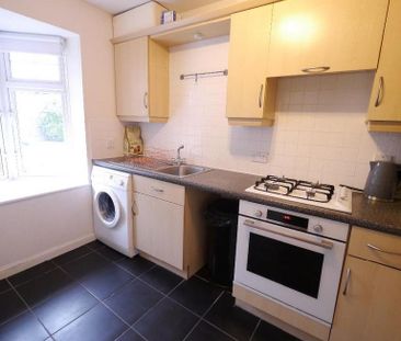 2 bedroom end of terrace house to rent - Photo 3