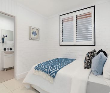 Top Floor One-Bedroom Apartment with Huge Wrap-Around Terrace - Photo 2