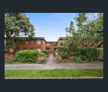 Quietly Positioned in the Heart of Box Hill - Photo 4