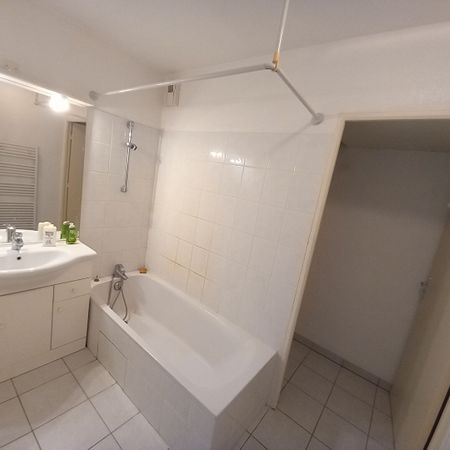 AIX LA DURANNE GRAND T2 AVEC PARKING, - Photo 4