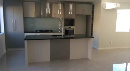 Large Family Home - Photo 4