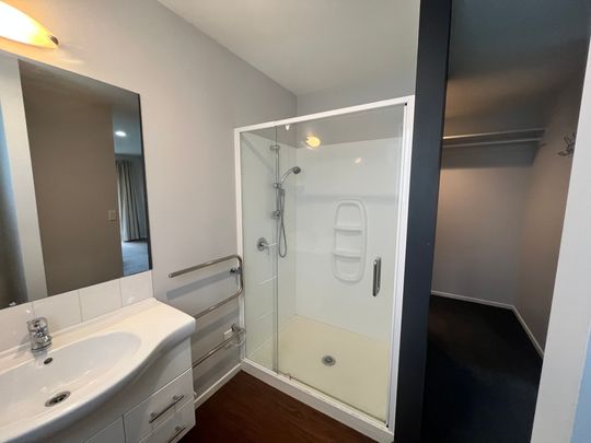 Spacious 3 Bedroom Home - Photo 1