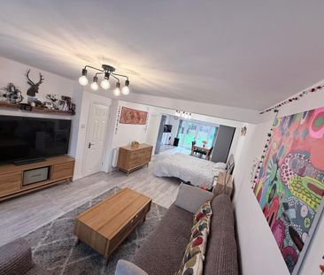 3 bedroom semi-detached house to rent - Photo 4