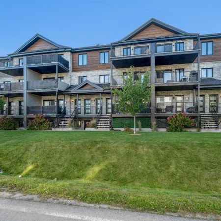 4 1/2 récent et rénové ! Prêt maintenant ! - Photo 3