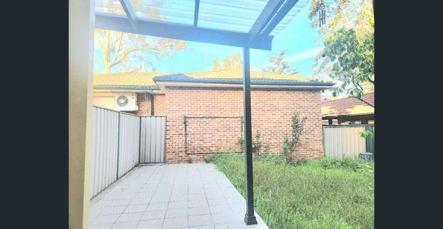 Spacious 4-Bedroom Townhouse for Lease - Photo 1