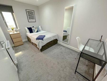 6 bedroom semi-detached house to rent - Photo 5