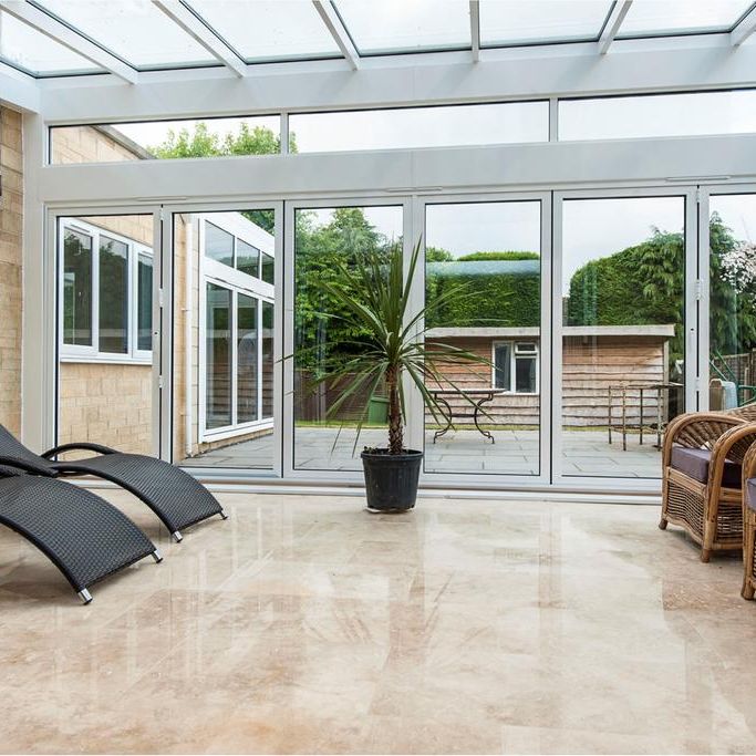 5 bedroom detached house to rent - Photo 1