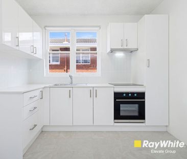 Stylish, Newly Renovated Two-Bedroom Apartment in a Quiet, Convenie... - Photo 6