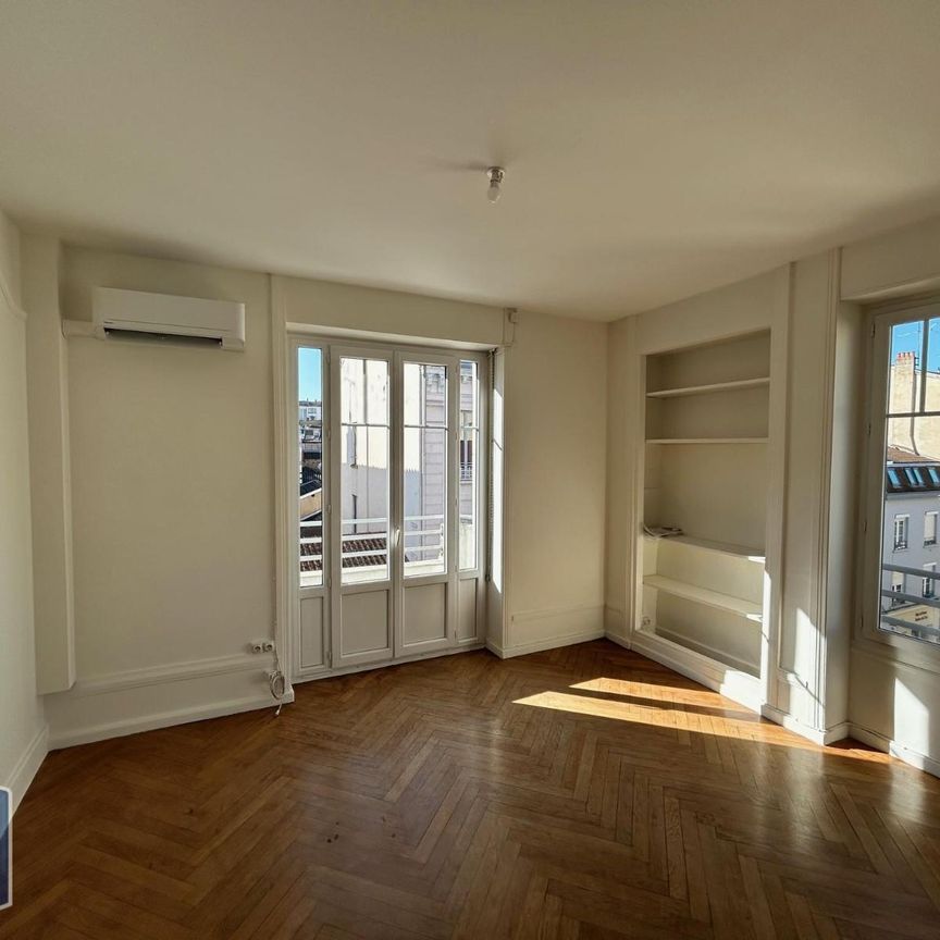 Location Appartement 3 pièces 70m² VILLEFRANCHE SUR SAONE 69400 - Photo 1