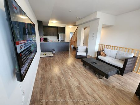 For Lease - 229 Danzatore Path, Oshawa, Ontario - Photo 3