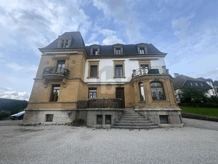 SPACIOUS ON THE TOP FLOOR OF THE MANOR WITH GARDEN - Foto 4