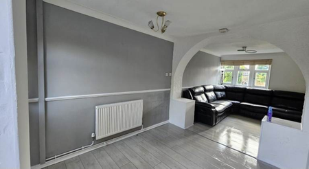 3 bedroom house to rent - Photo 2