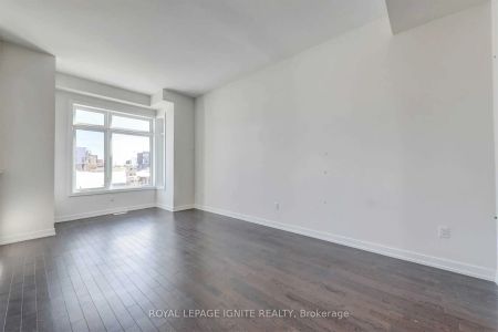 Property For Lease | N9257924 - Photo 4